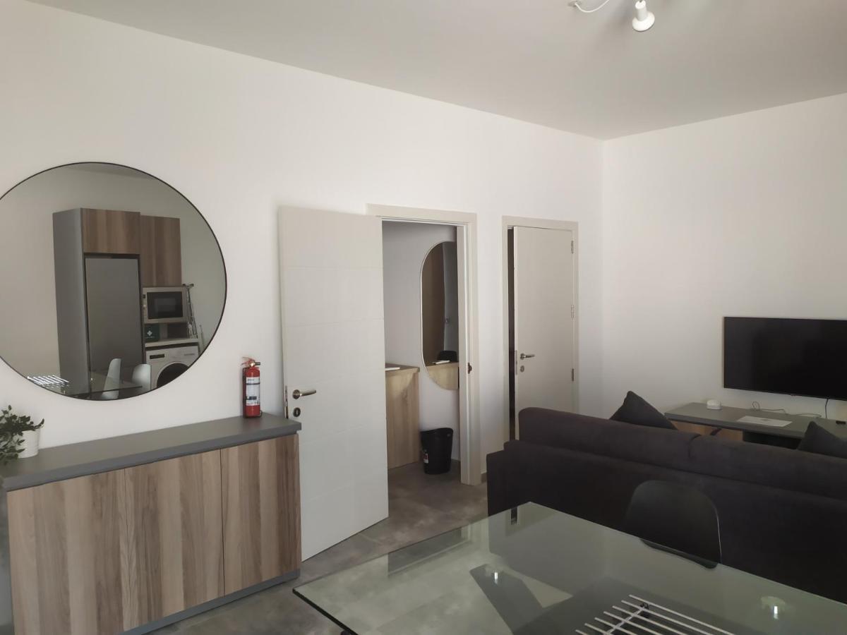 No. 38 Appartments *